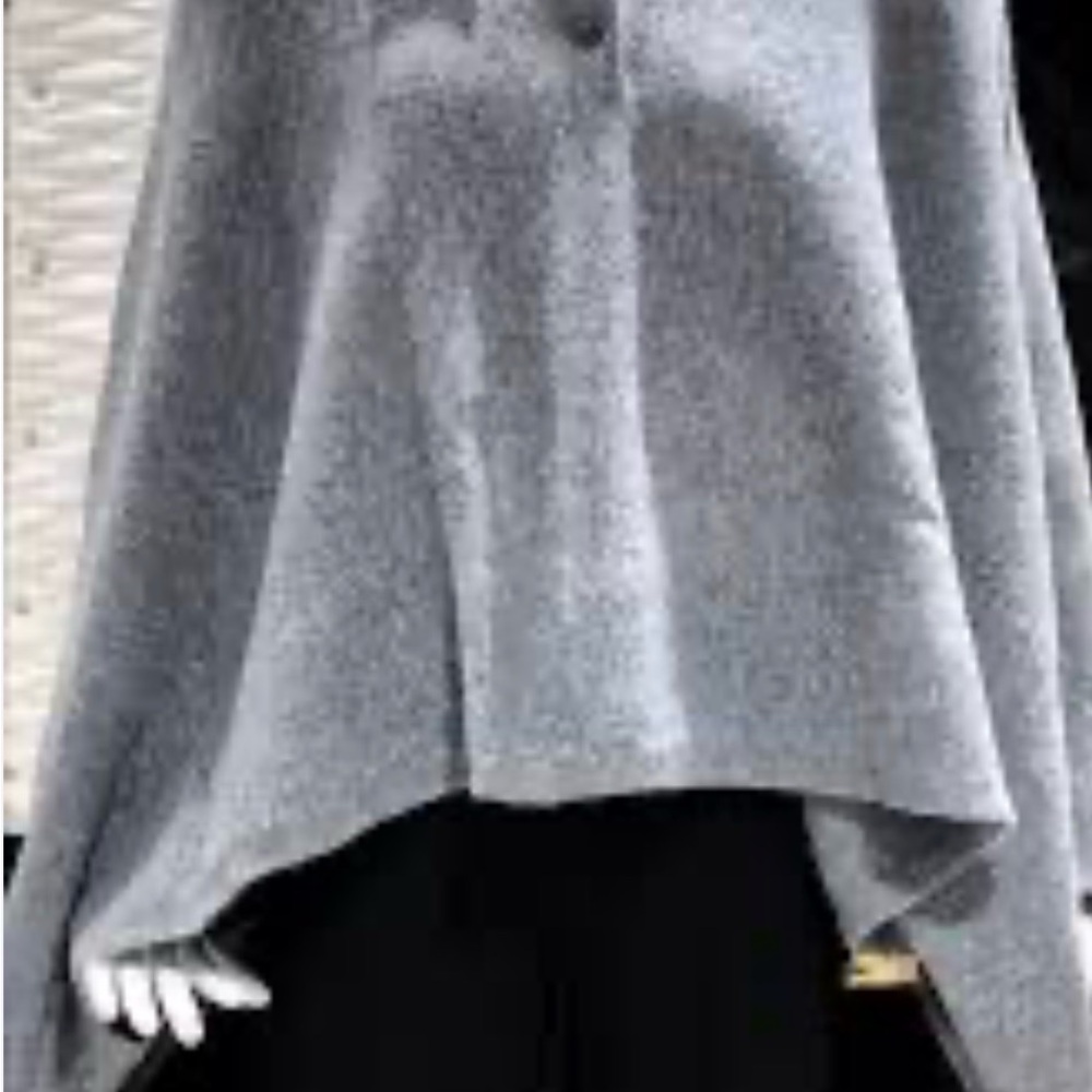 Zara knit sweater cape - Picture 2 of 2